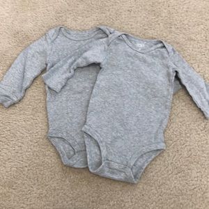 Long Sleeve Unisex Gray Long Sleeve Bodysuit - Size 6 Months